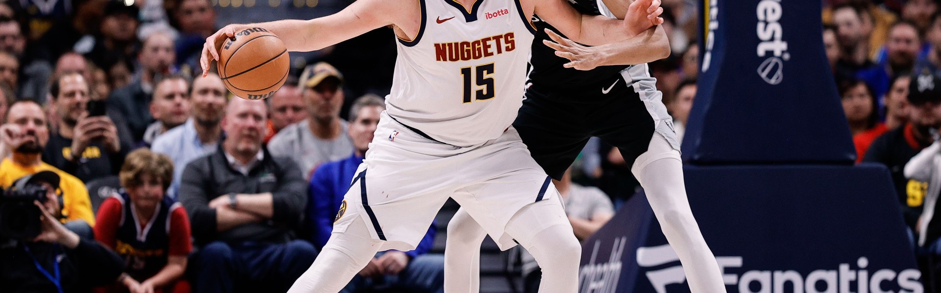 文班大战约基奇！ESPN预测明日胜率：马刺58.6% 掘金41.4%