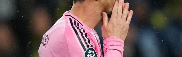 开云体育app-0-0！迈阿密闷平：梅西哑火无缘900球 门将神扑 苏神坐板凳|莱昂内尔·梅西|路易斯·阿尔贝托·苏亚雷斯|迈阿密国际|里程碑|纳什维尔_新浪体育_新浪新闻