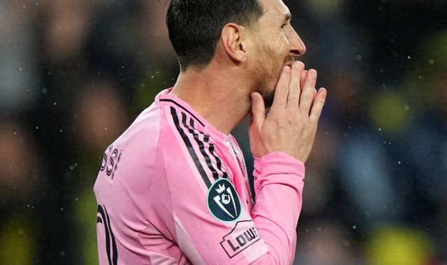 开云体育app-0-0！迈阿密闷平：梅西哑火无缘900球 门将神扑 苏神坐板凳|莱昂内尔·梅西|路易斯·阿尔贝托·苏亚雷斯|迈阿密国际|里程碑|纳什维尔_新浪体育_新浪新闻